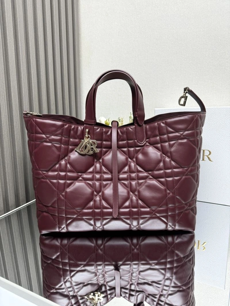 Minimalist Christian Dior Shopping Bags 63960