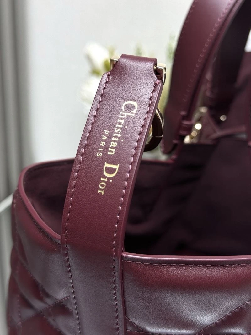 Minimalist Christian Dior Shopping Bags 63960