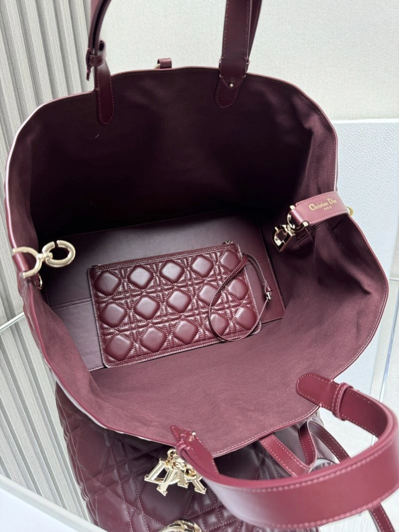 Minimalist Christian Dior Shopping Bags 63960