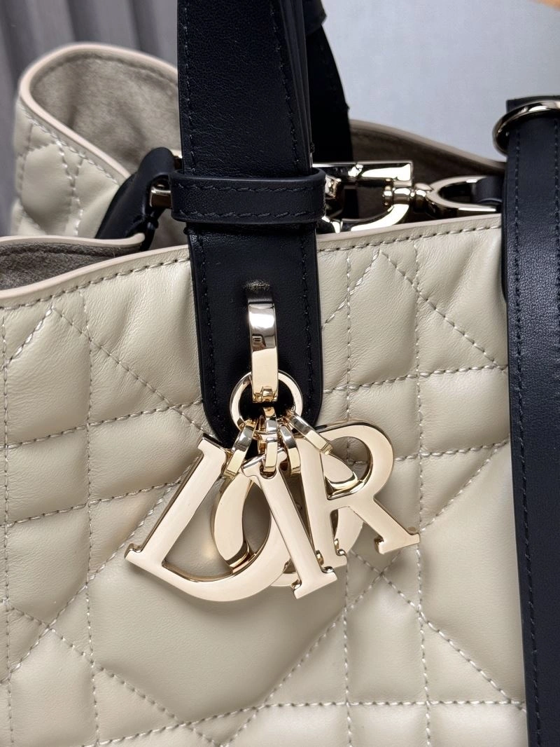 Christian Dior Shopping Bags Comfortable 63911