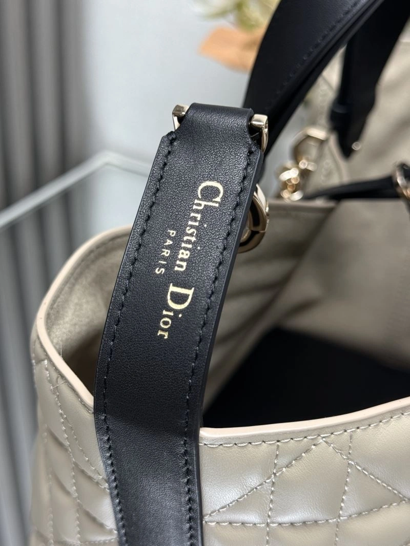Christian Dior Shopping Bags Comfortable 63911
