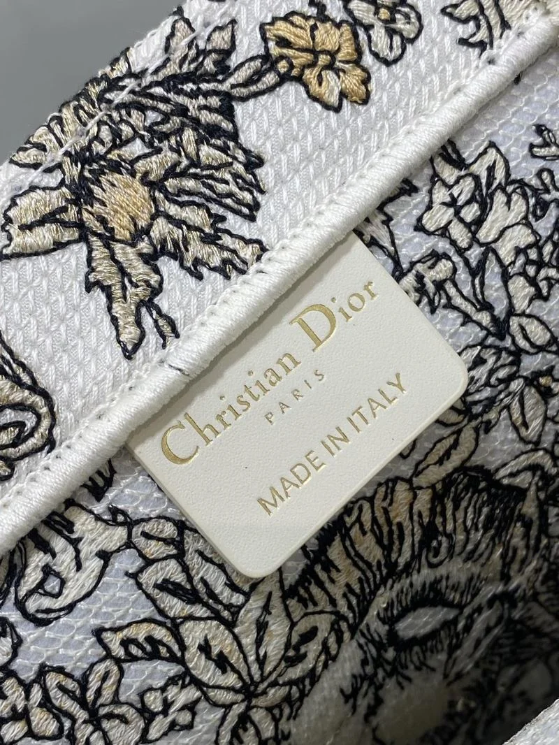 Casual Christian Dior Shopping Bags 47145