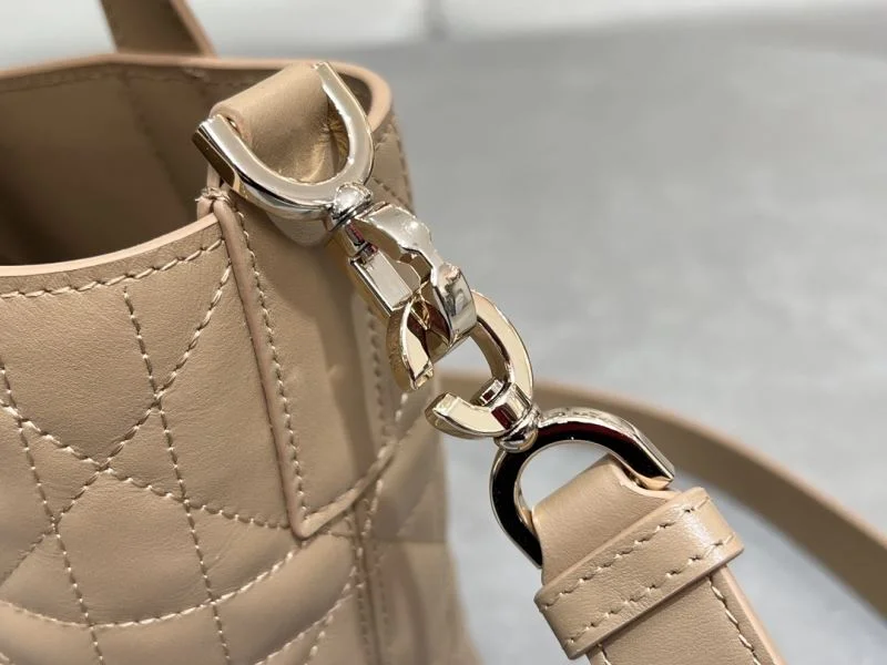 Versatile Christian Dior Shopping Bags 47120