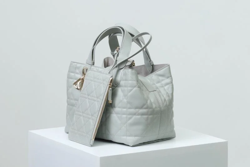 Seasonal Christian Dior Shopping Bags 47086