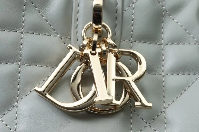 Seasonal Christian Dior Shopping Bags 47086