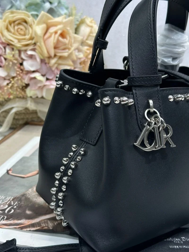 Bright Christian Dior Shopping Bags 47084