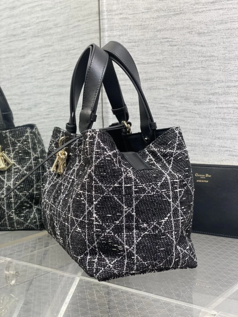 Christian Dior Shopping Bags Snug 47107