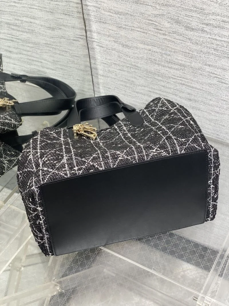 Christian Dior Shopping Bags Snug 47107