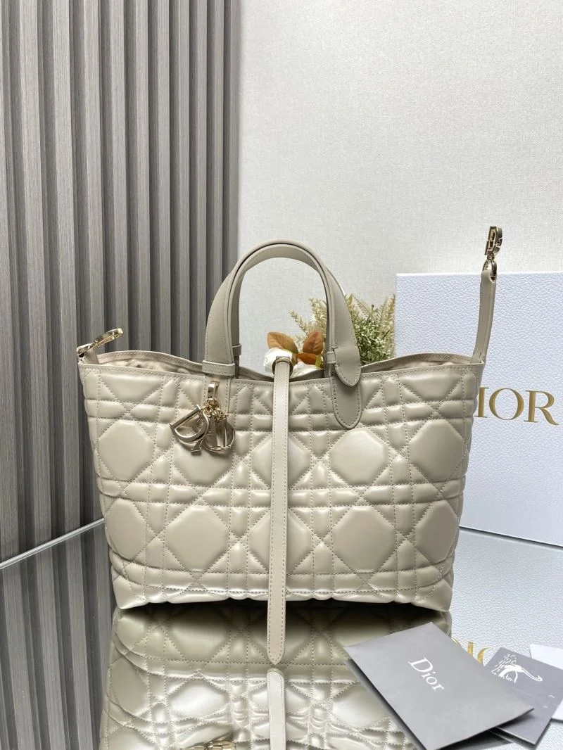 Resilient Christian Dior Shopping Bags 47069