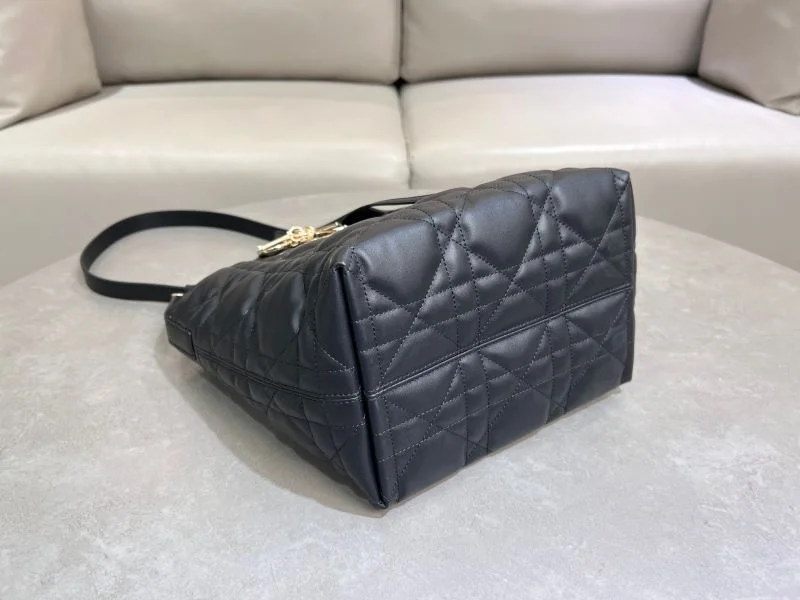 Christian Dior Shopping Bags Modern 47063