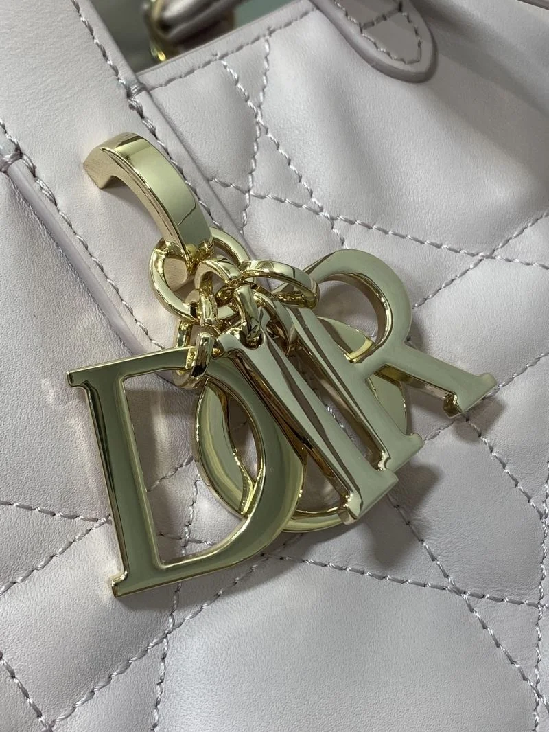 UrbanStyle Christian Dior Shopping Bags 46987