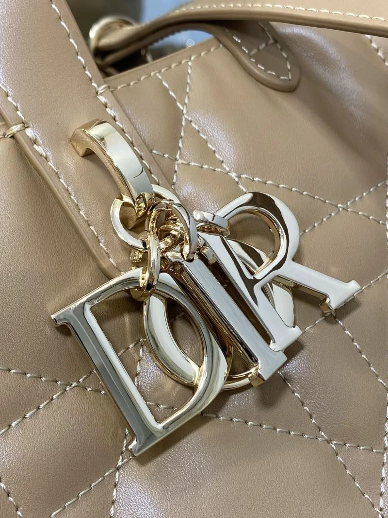 Christian Dior Shopping Bags ModernLook 46974