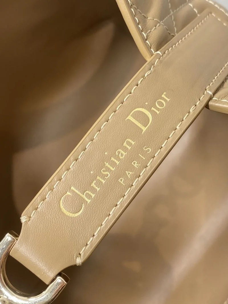 Christian Dior Shopping Bags ModernLook 46974