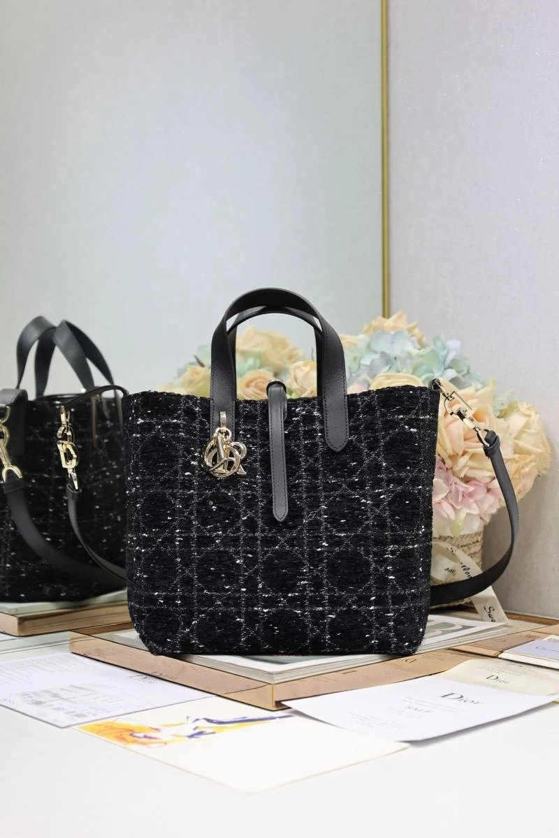 Christian Dior Shopping Bags ModernLook 47000