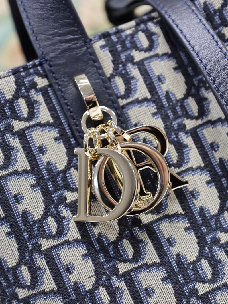 UrbanStyle Christian Dior Shopping Bags 46976
