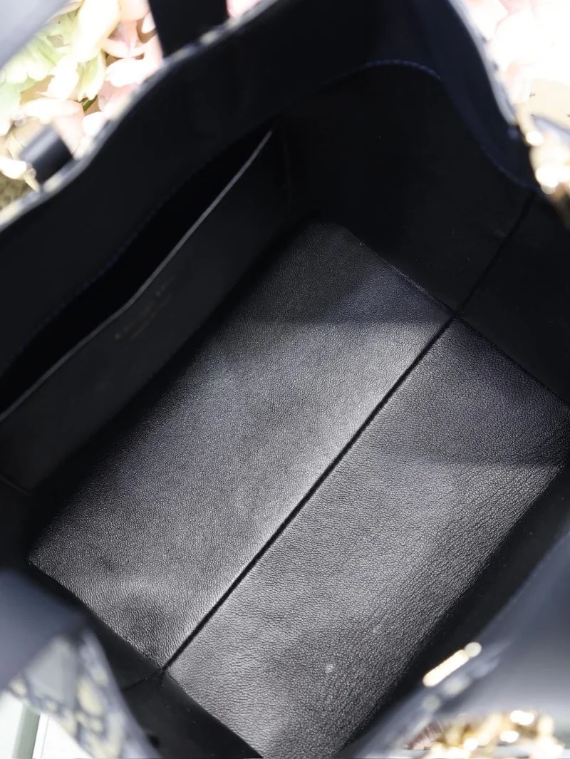 UrbanStyle Christian Dior Shopping Bags 46976