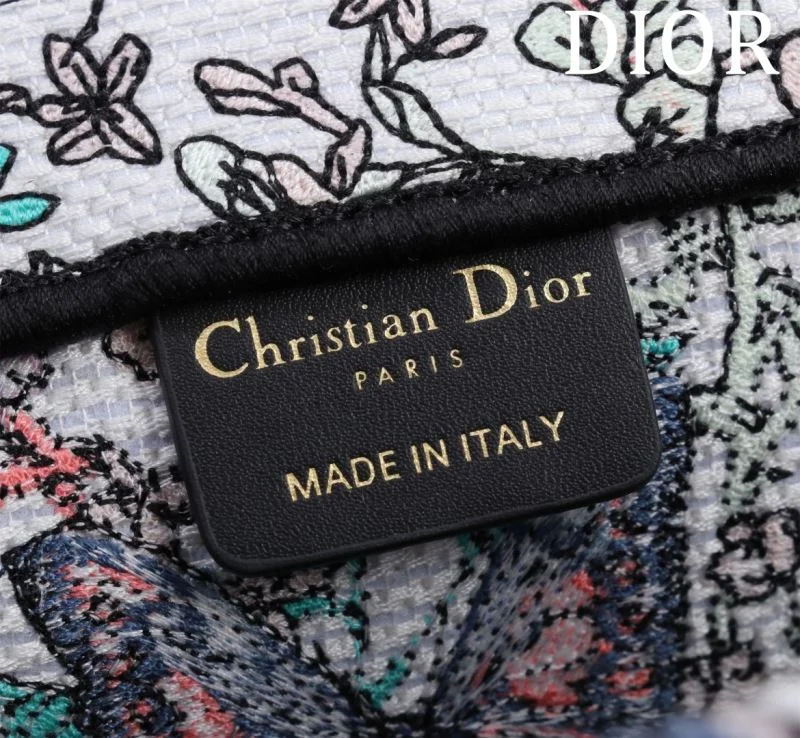 Christian Dior Shopping Bags ModernLook 46973