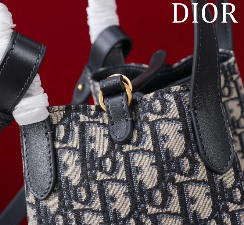 Christian Dior Shopping Bags UrbanChic 46937
