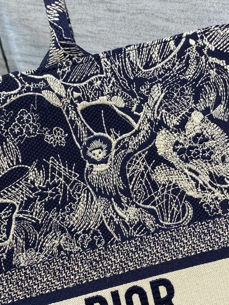 Neat Christian Dior Shopping Bags 46929
