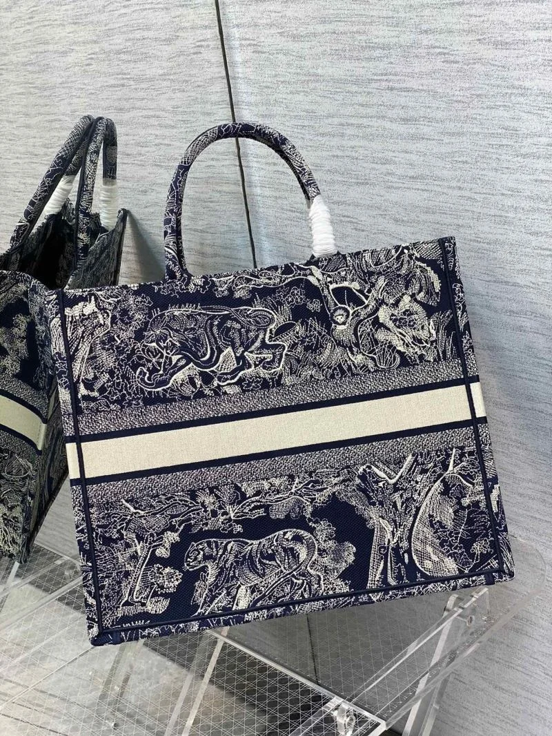 Neat Christian Dior Shopping Bags 46929