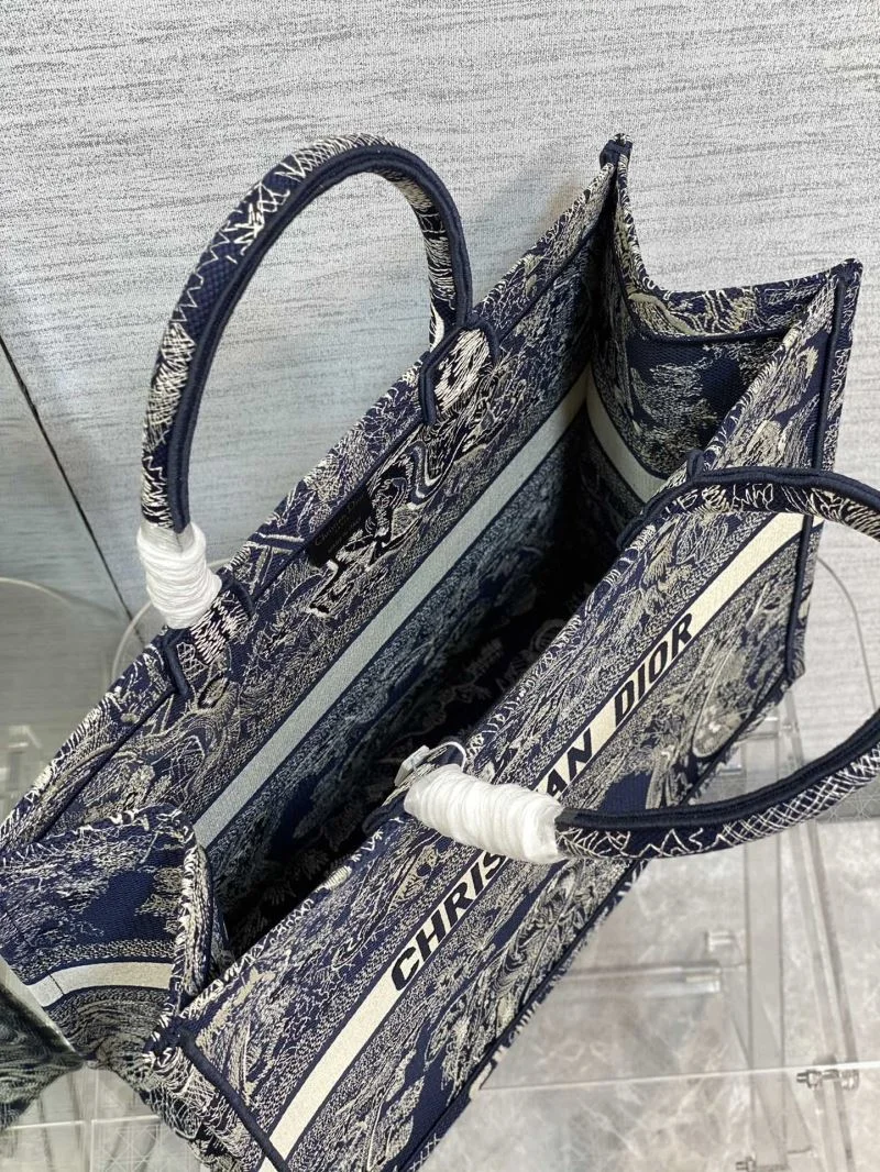 Neat Christian Dior Shopping Bags 46929
