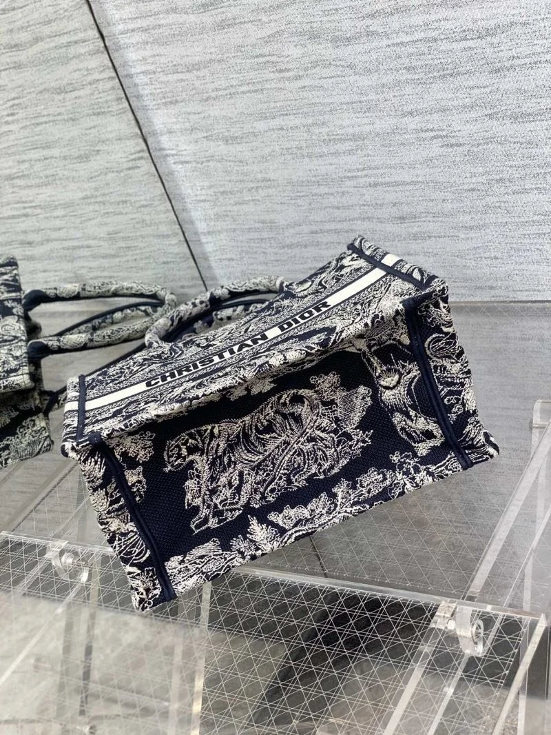 Versatile Christian Dior Shopping Bags 46944