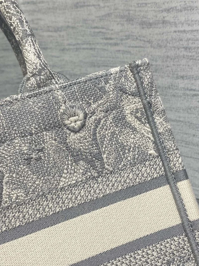 Elegant Christian Dior Shopping Bags 46919