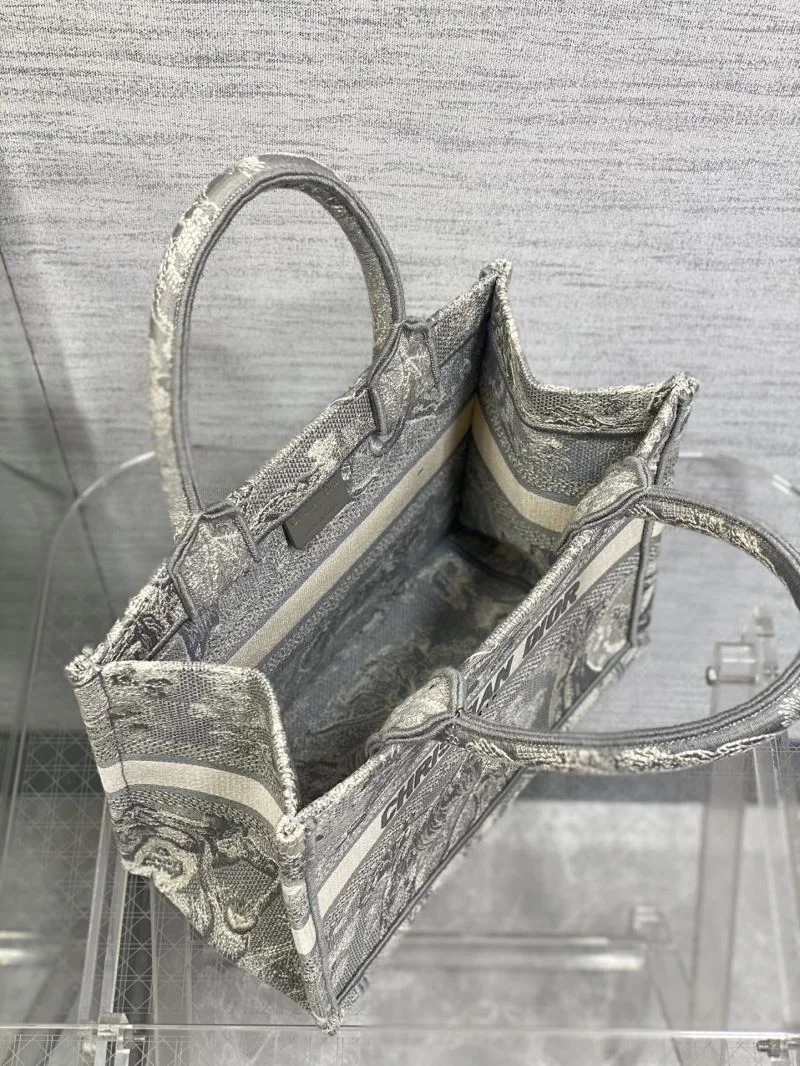 Elegant Christian Dior Shopping Bags 46919
