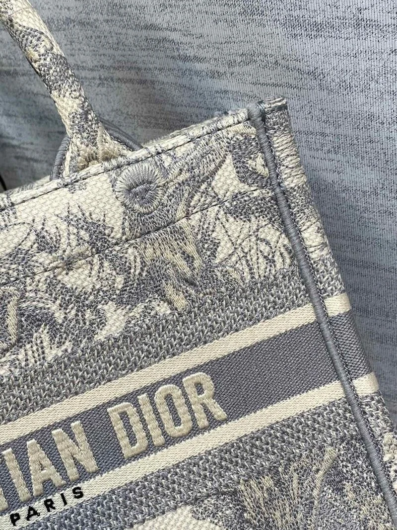 Christian Dior Shopping Bags Versatile 46909