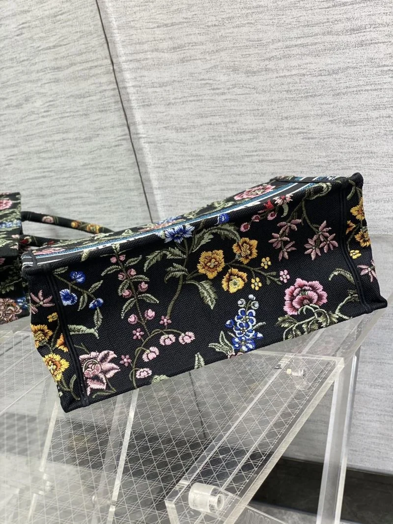 Contemporary Christian Dior Shopping Bags 46904