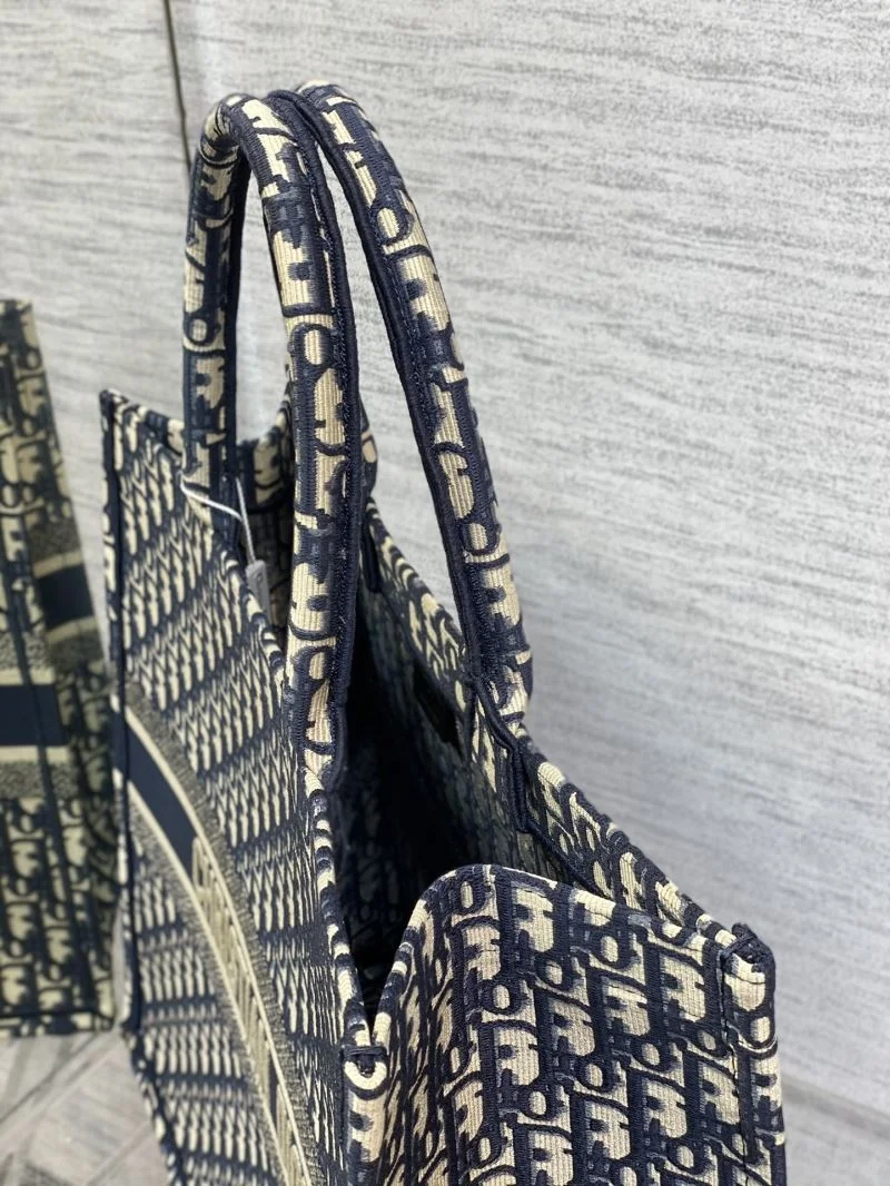 Tailored Christian Dior Shopping Bags 46896