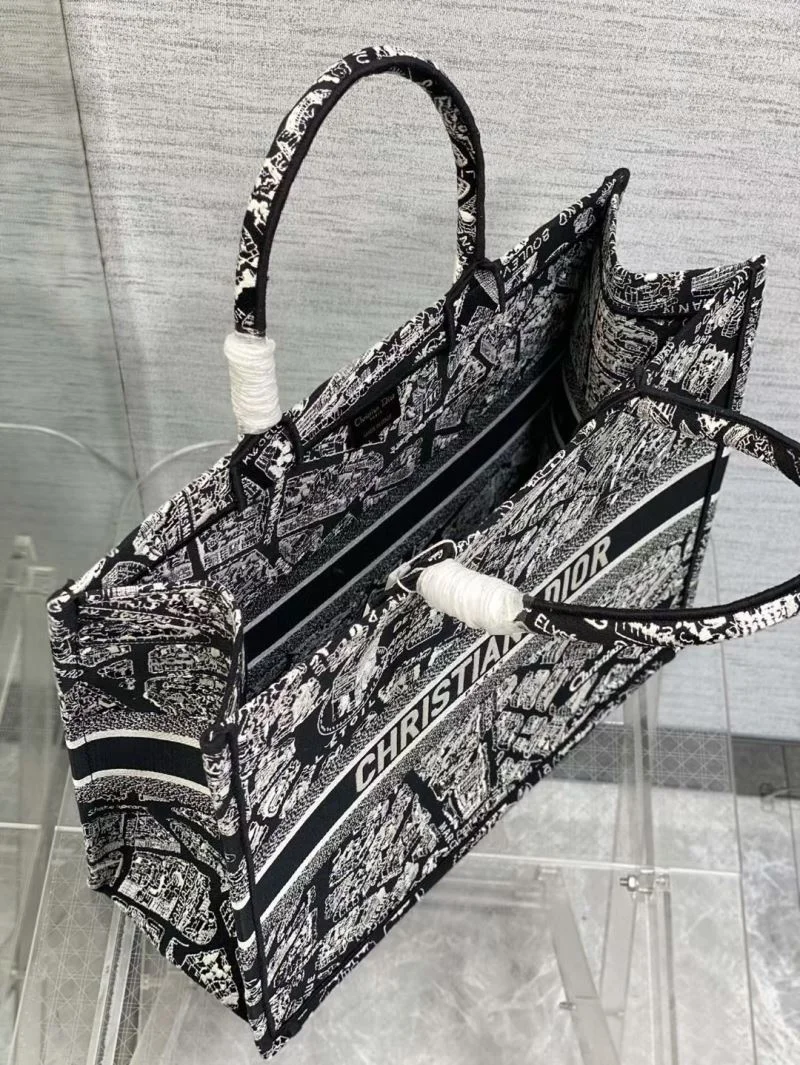TechFriendly Christian Dior Shopping Bags 46877