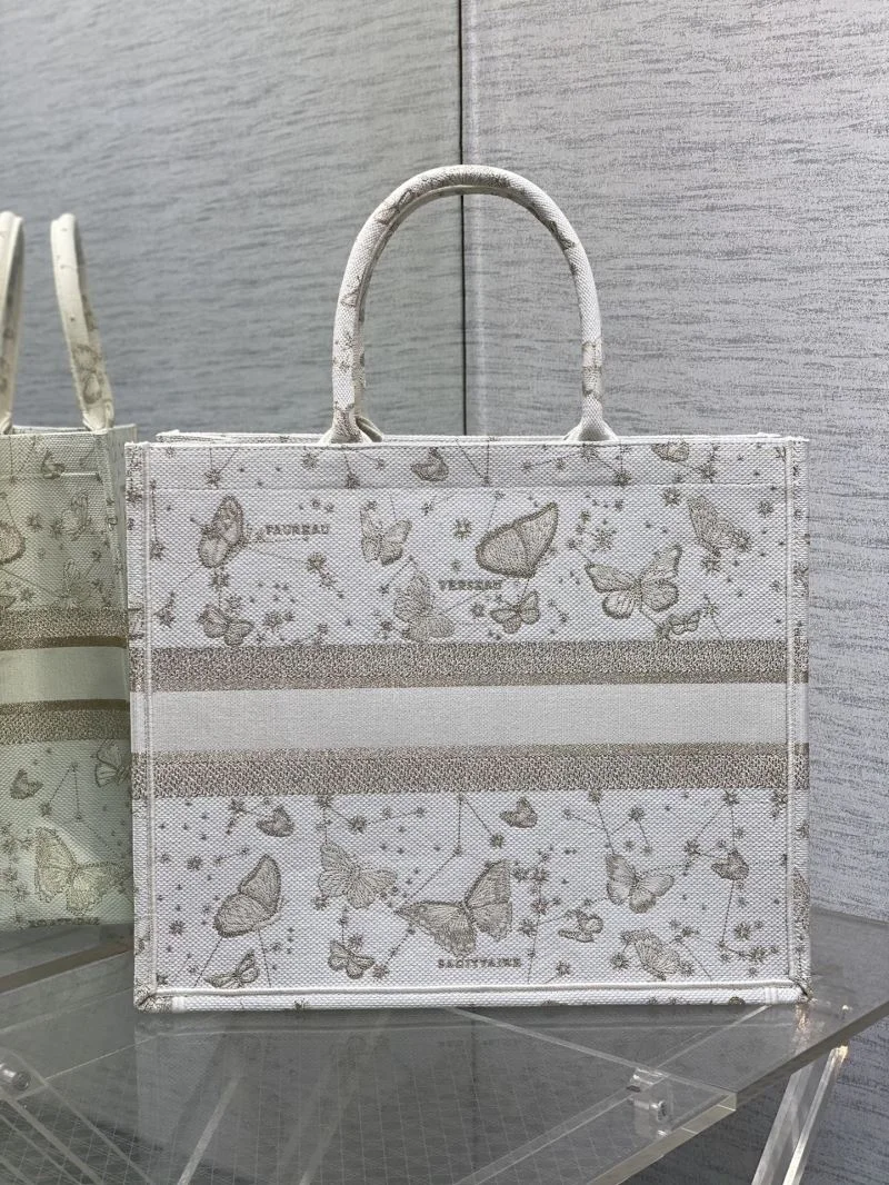 Timeless Christian Dior Shopping Bags 46870