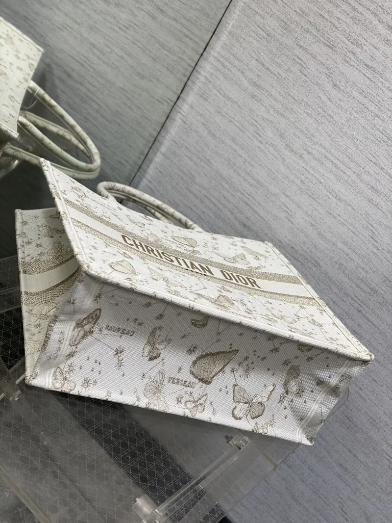 Timeless Christian Dior Shopping Bags 46870