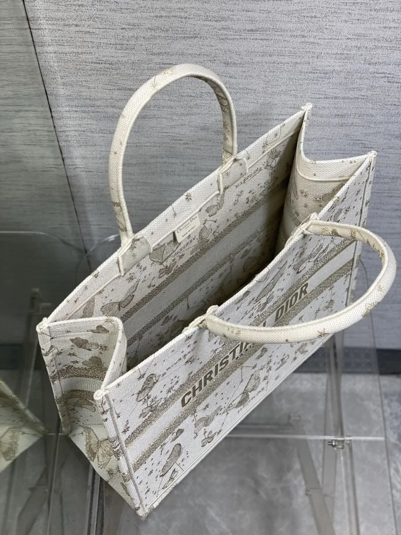 Timeless Christian Dior Shopping Bags 46870
