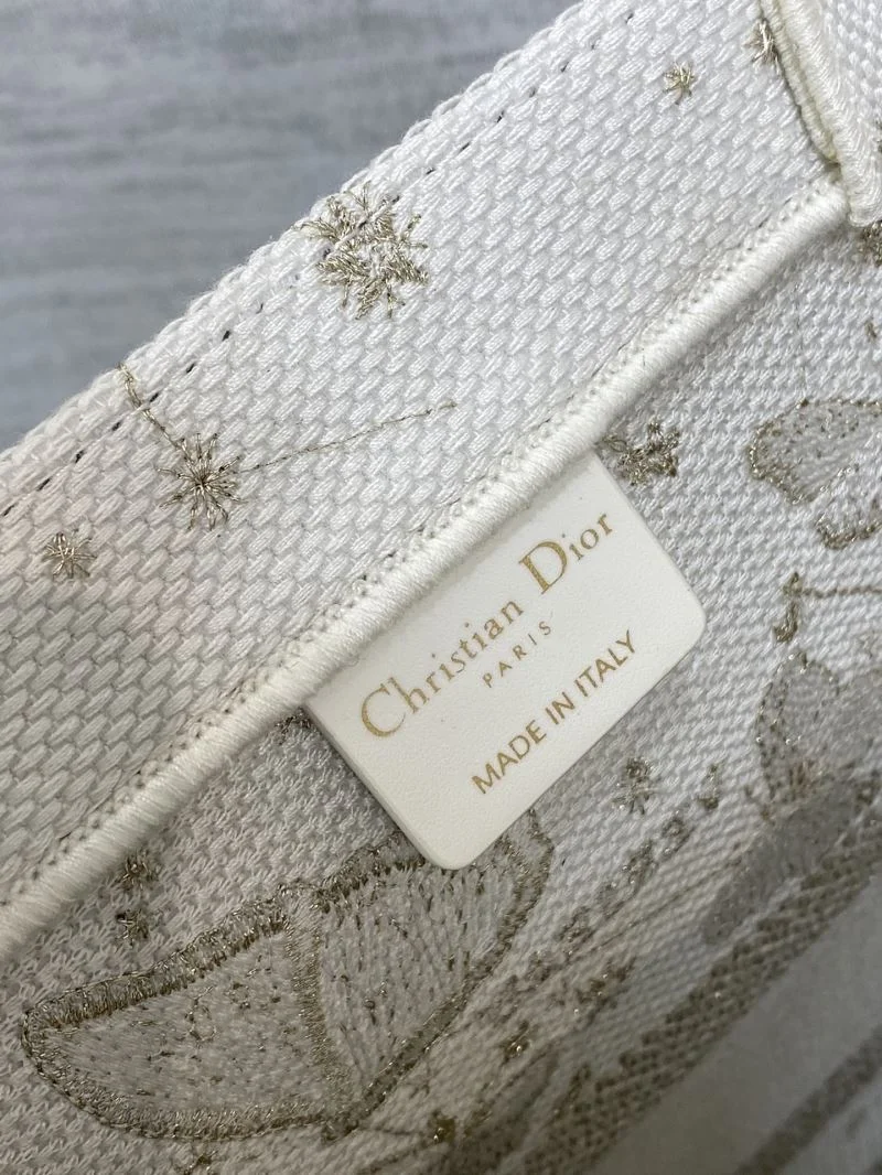 Timeless Christian Dior Shopping Bags 46870