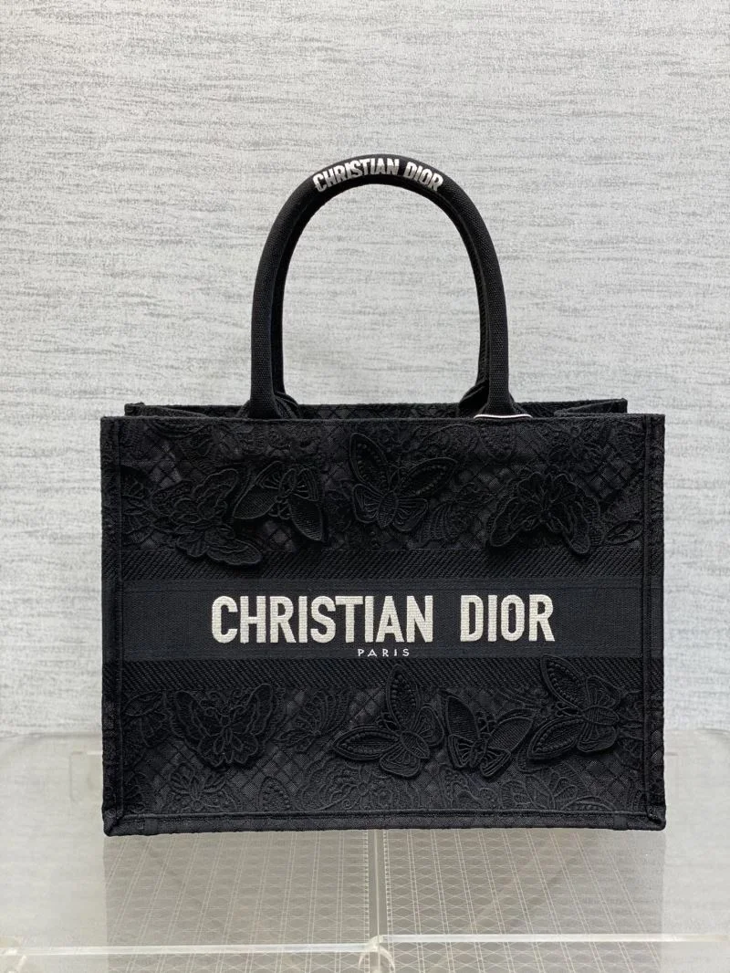 WellDesigned Christian Dior Shopping Bags 46873