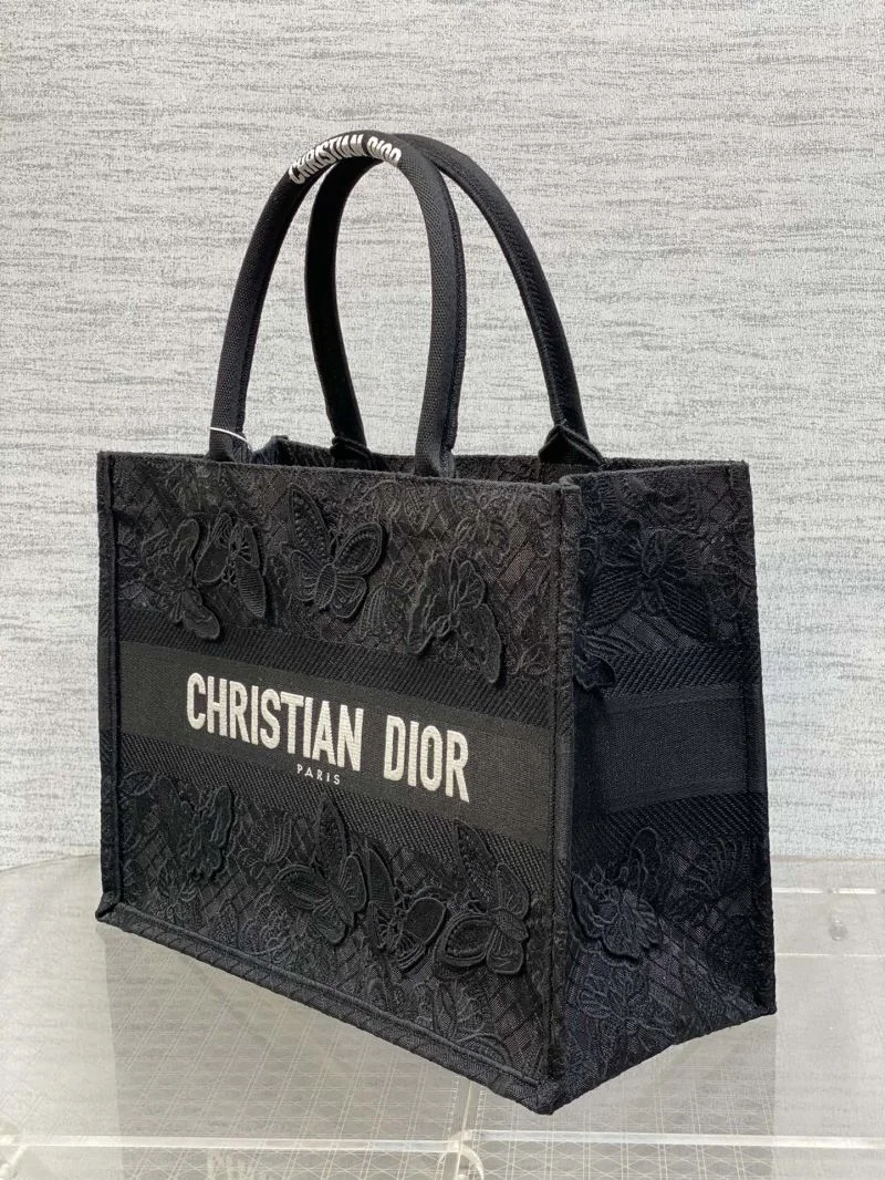 WellDesigned Christian Dior Shopping Bags 46873