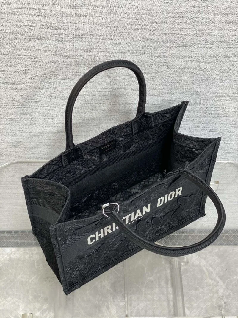 WellDesigned Christian Dior Shopping Bags 46873