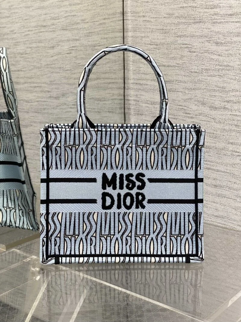 Practical Christian Dior Shopping Bags 46901