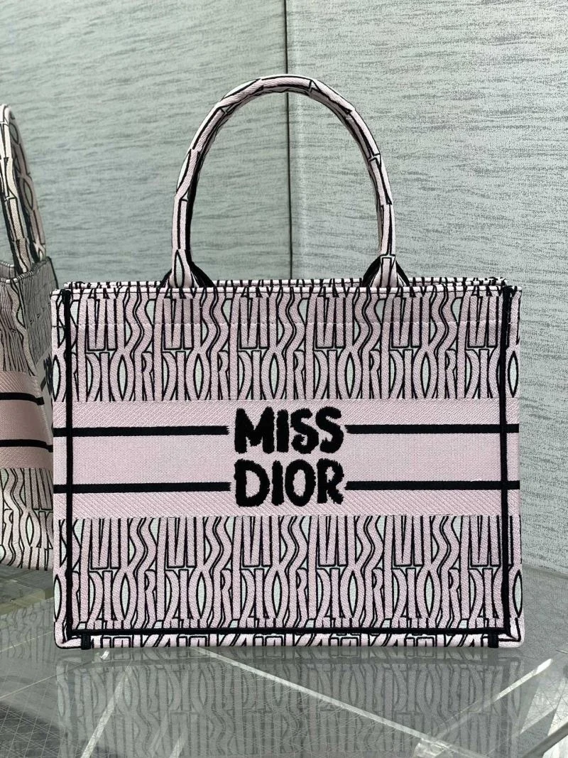 Christian Dior Shopping Bags ModernLook 46862