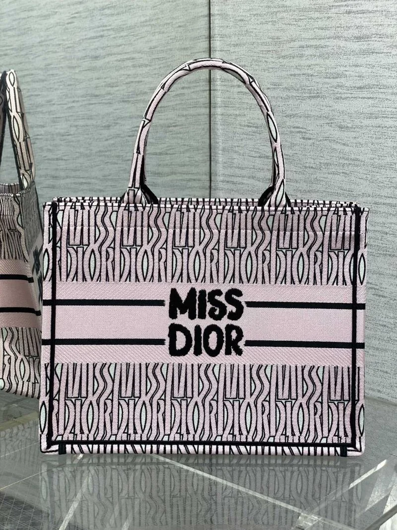 Christian Dior Shopping Bags ModernLook 46862