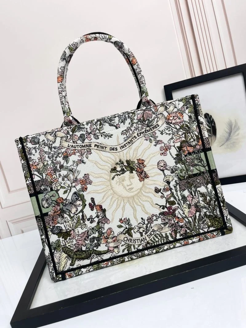 ModernLook Christian Dior Shopping Bags 46878