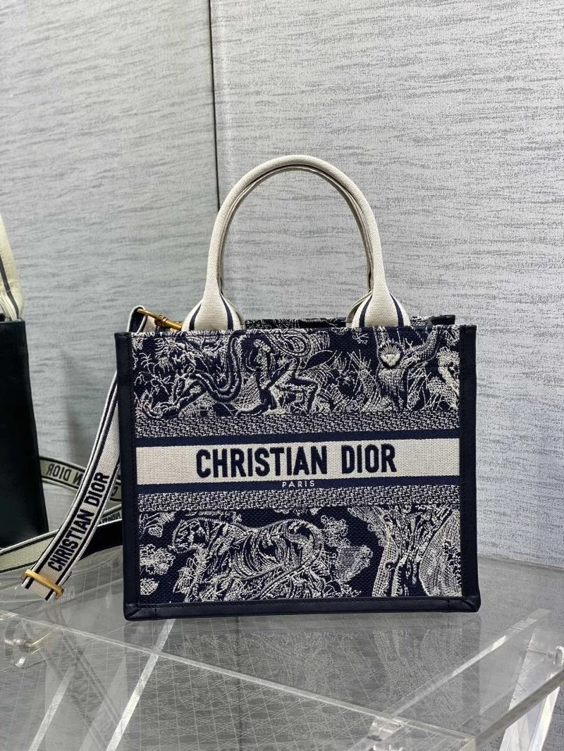 Timeless Christian Dior Shopping Bags 46842