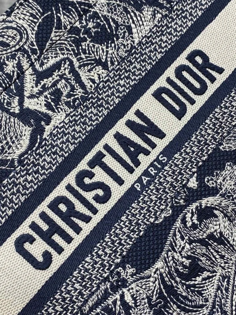 Timeless Christian Dior Shopping Bags 46842