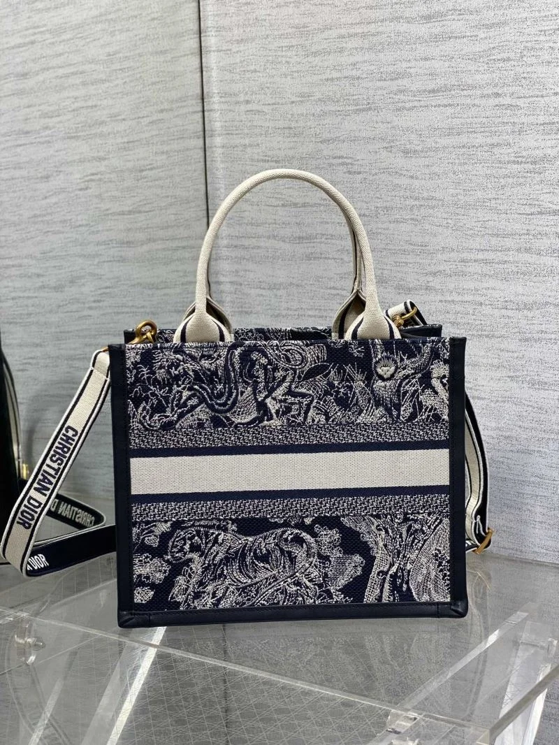Timeless Christian Dior Shopping Bags 46842