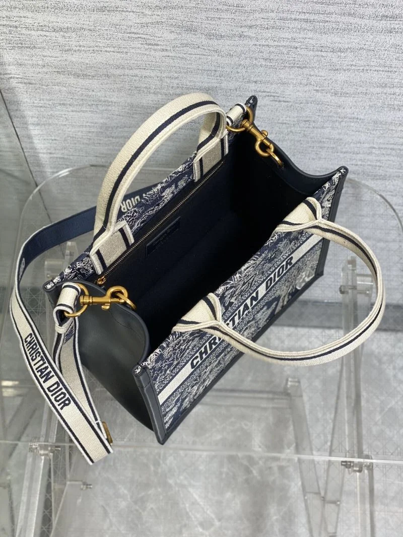 Timeless Christian Dior Shopping Bags 46842