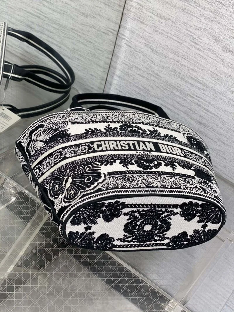 Sporty Christian Dior Shopping Bags 46838