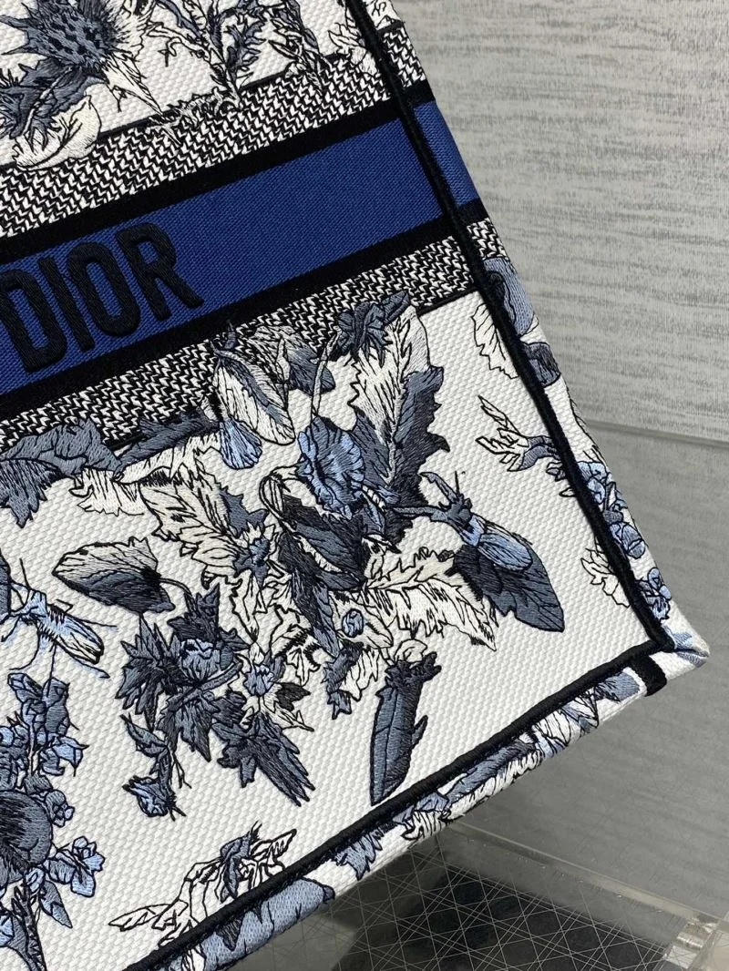 Trendsetting Christian Dior Shopping Bags 46836
