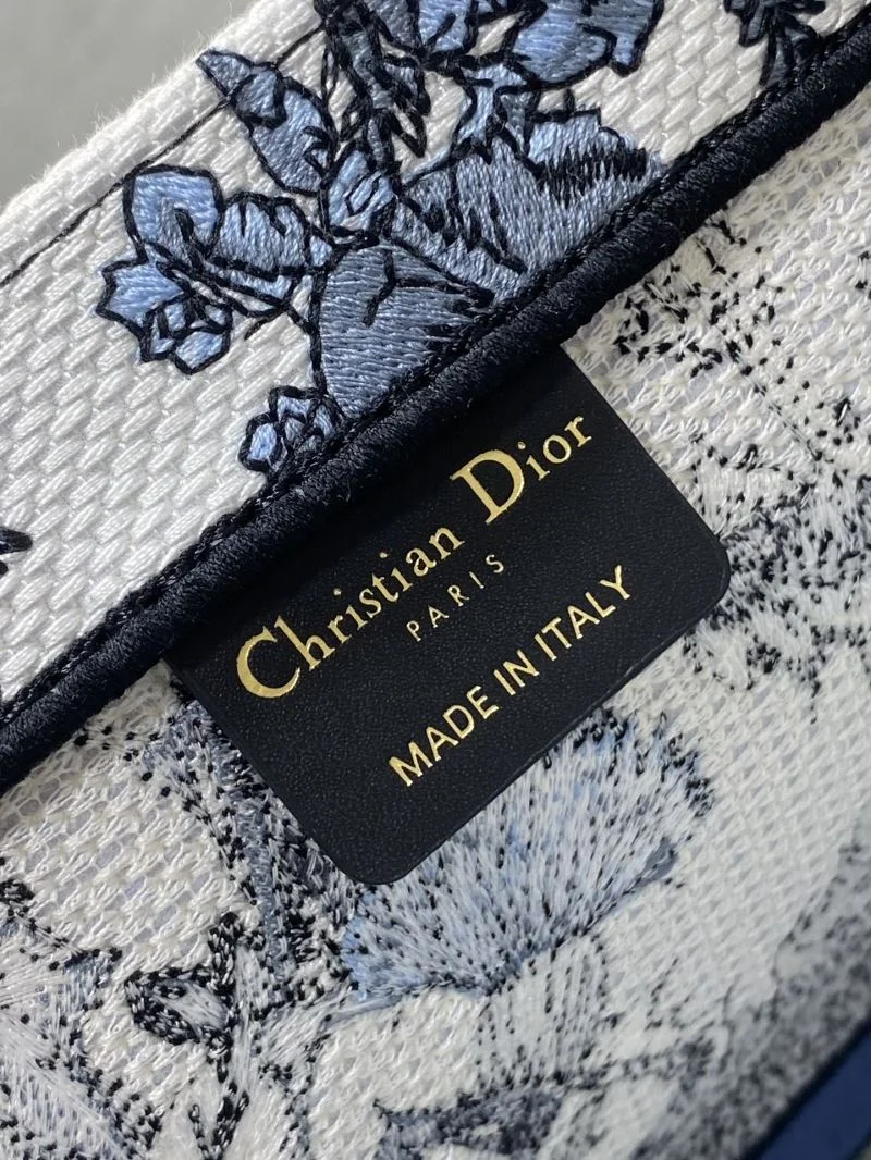 Trendsetting Christian Dior Shopping Bags 46836